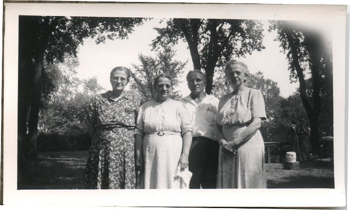 0116.jpg - Alta Gingerich, Katie Reschly, John & Ruth Schrock.  1948c