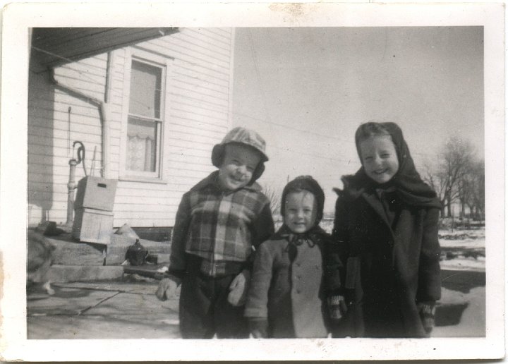 0162.jpg - Fred & Larry Roth, & Louise Reschly 1950c