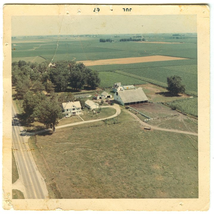 0170.jpg - Farm on 218 one mile north of Hickory Grove Corner, north of Mt. Pleasant.  1967   taken by Donald Gugeler, RR 1, Burlington, IA   754-8097