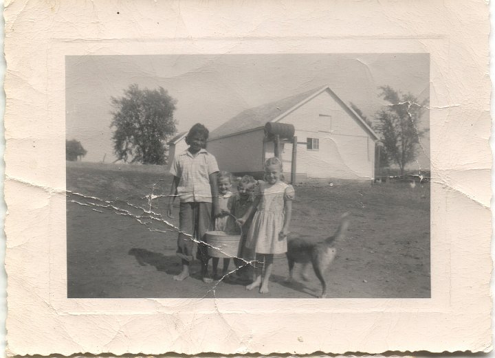 0256.jpg - Joanne Reschly, Fred Roth, Louise Reschly.  1947c  Take at Ralph Reschly's home.