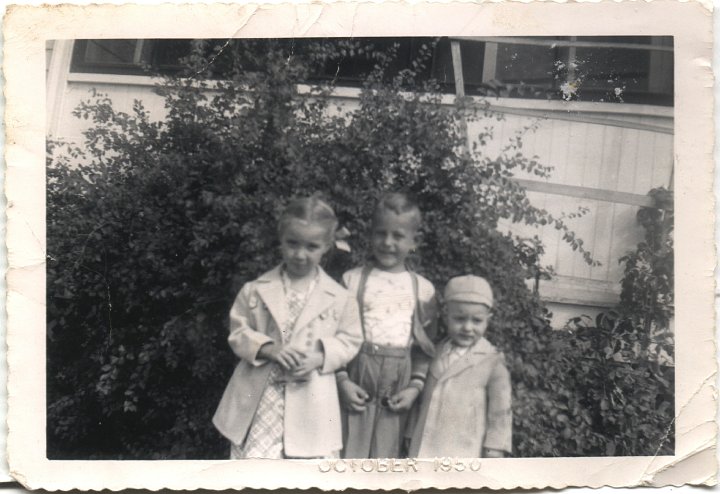 0289.jpg - Alice Kauffman, Fred & Larry Roth  1950