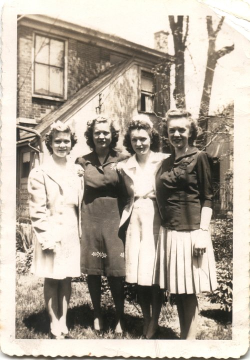 0295.jpg - Geneva Ann, Bernice, Kathryn, & Isabelle Schrock.  1942c