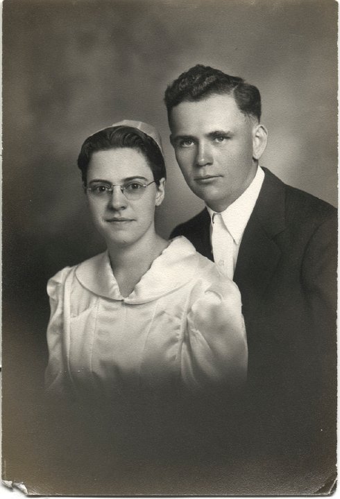 0298.jpg - Wedding picture of Ruth Reschly to Vernon Kauffman