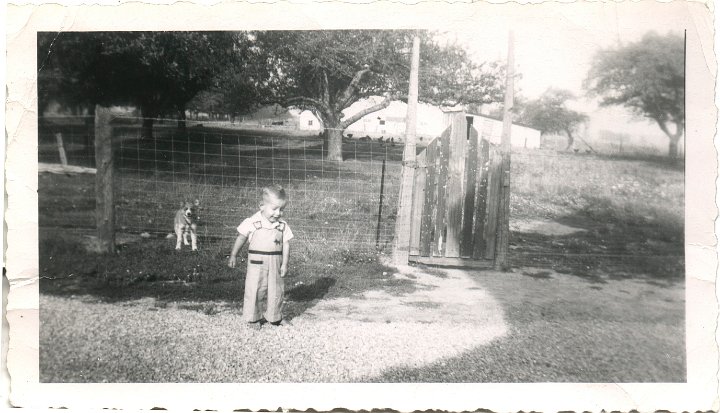 0315.jpg - Fred Roth at Vernon Kauffman's in Michigan  1949c