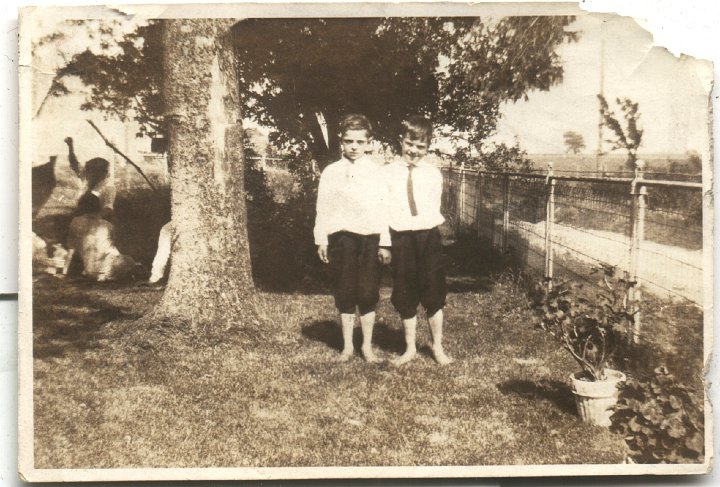 0317.jpg - Ralph & Harold Reschly  1925c