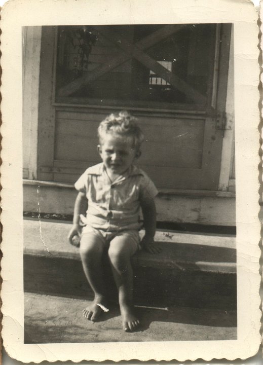 0362.jpg - unknown:  little girl sitting on steps  1949c