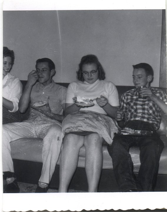 0435.jpg - Sandy Yoder, Fred Roth, Becky Roth, Larry Roth 1959c.