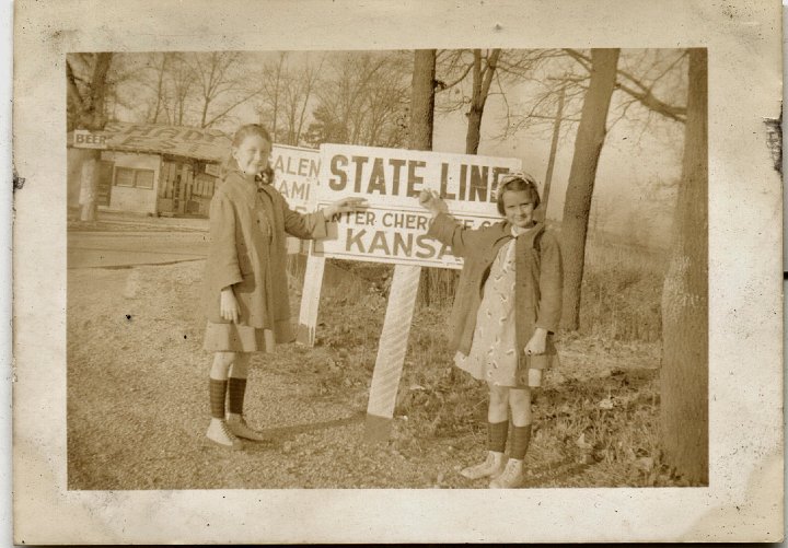 0446.jpg - Kansas State Line--Treva & Lola Von Bontrager  Trip to Texas 1940-41.