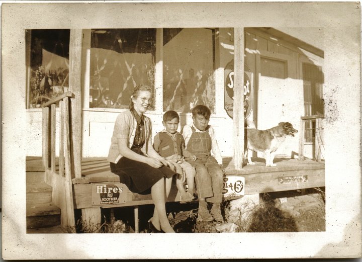 0458.jpg - 'Boots & 2 Mexican chidren'  Trip to Texas. 1940-41