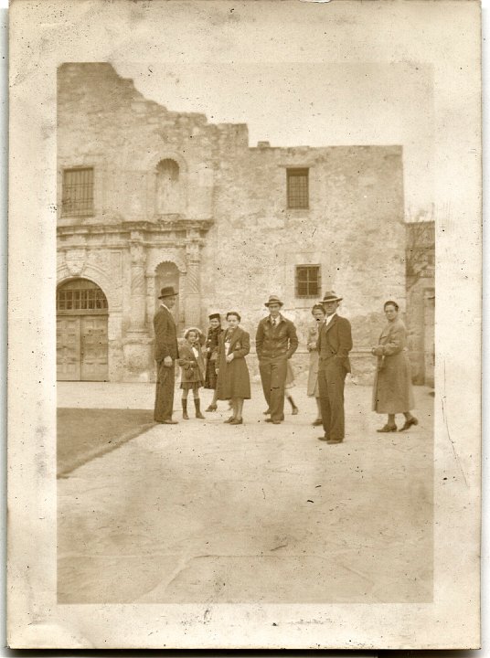 0460.jpg - The Alamo.   Harold, Geneva, & Lola Von Bontrager, Edna Reschly,  Freeman Gingerich, Verda & Oliver Hamilton, George & Alta Gingerich.  1940-41.