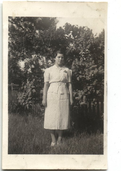 0490.jpg - Ellen Yoder  1939c