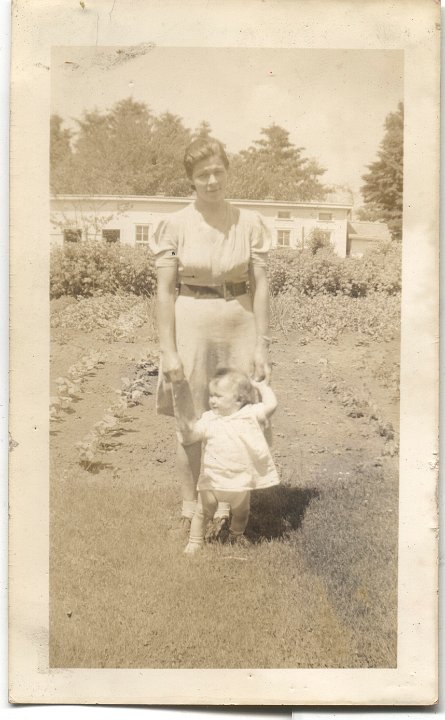 0492.jpg - Vera & Sue Schlatter  1941c  Sue was  born May 21, 1940