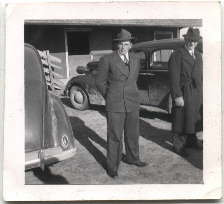 0547.jpg - Bill Beachy & Max Roth  1944c