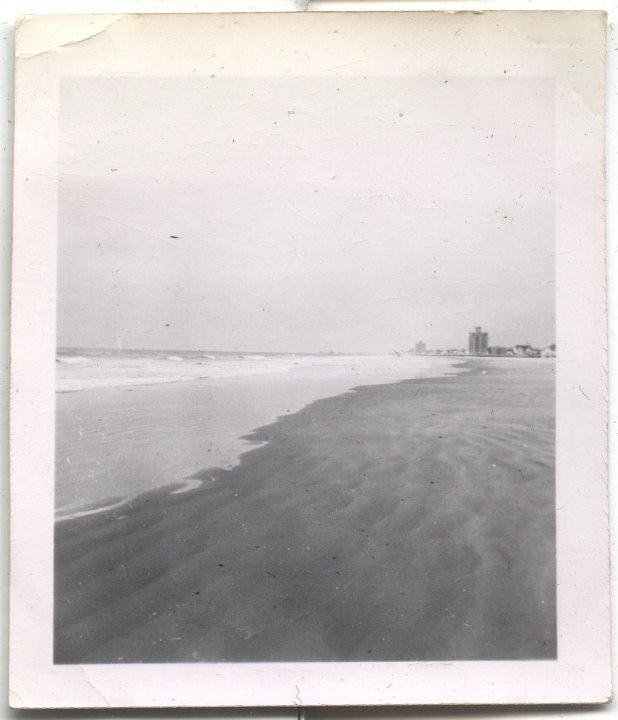 0577.jpg - Pacific coast in Oregon  1944c