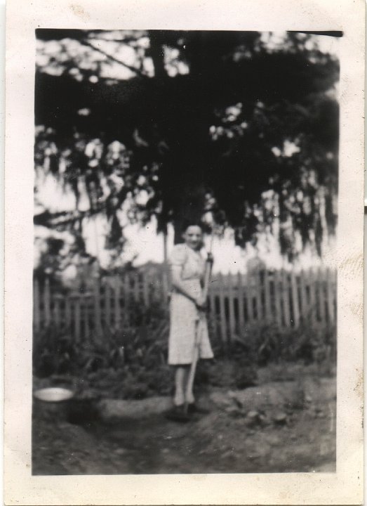 0636.jpg - Edna Roth  1945c