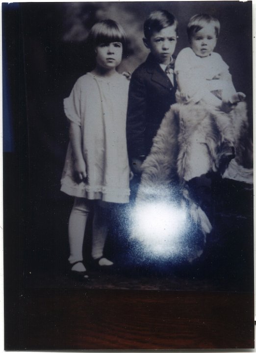 0689.jpg - unknown children.  1910