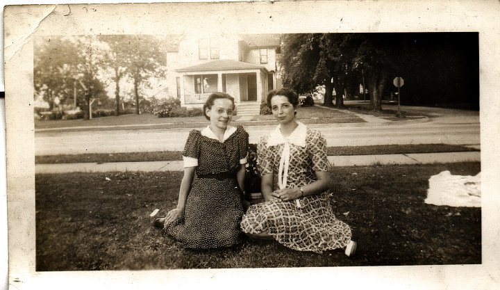 0696.jpg - Edna Reschly & Aldine Eichelberger  1938c