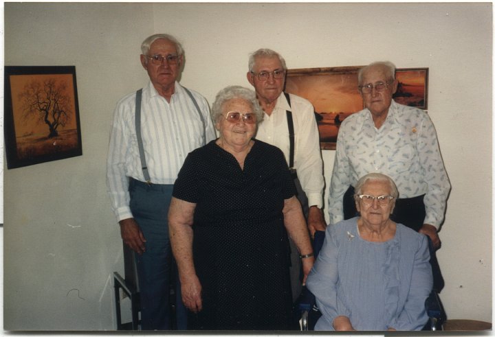 0720.jpg - Ray Roth & siblings:  Ray Roth, Helen Beachy, Orie Roth, Mary Swartzendruber, Levi Roth  1992c