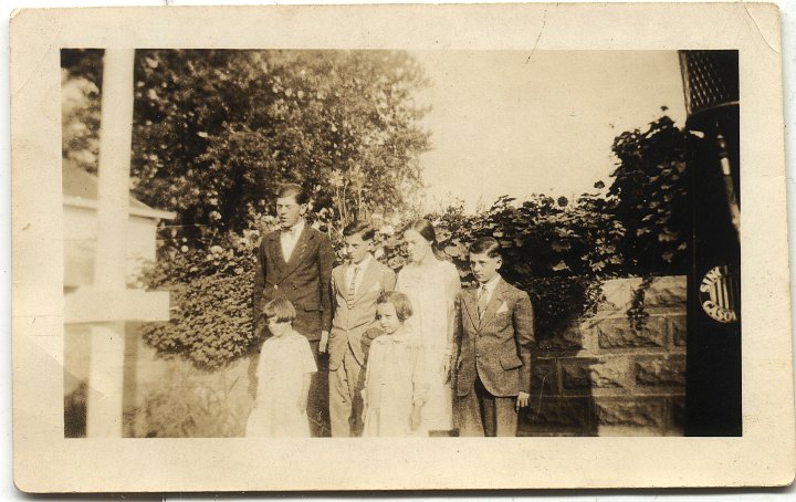 0795.jpg - Floyd, Harold, Ruth, Ralph, Edna, & Irene Reschly  1930c