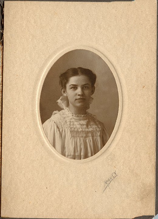 0829A.jpg - unknown woman, 1918c