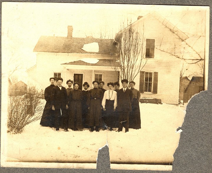 0840B.jpg - unknown group  1910c