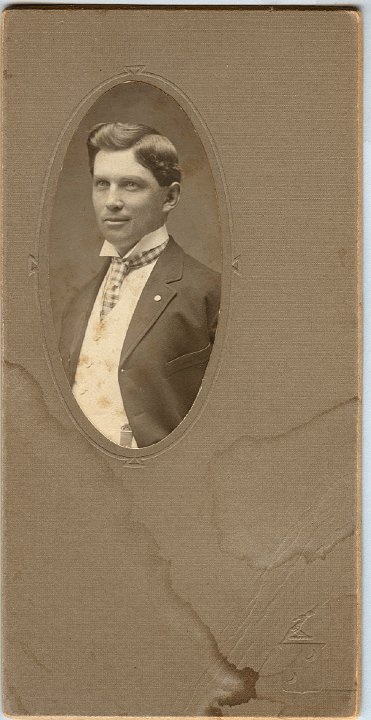 0845A.jpg - Henry Gingerich  1908c