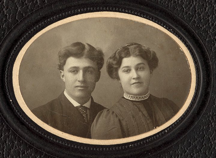 0848B.jpg - unknown couple  1904c