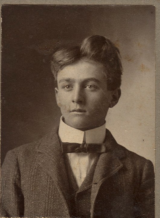 0849B.jpg - unknown man, Wellman, IA  1904c