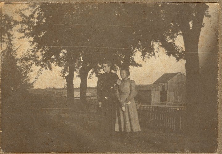 0856B.jpg - two unknown young women; 1921c