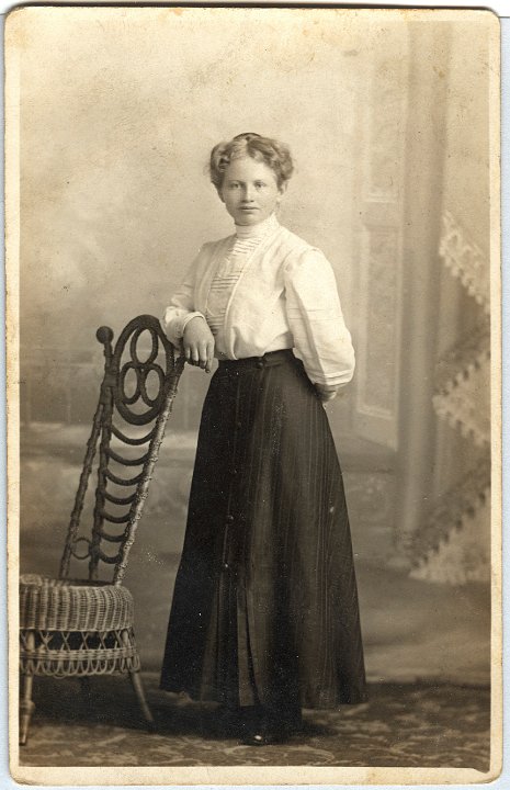 0862.jpg - unknown woman; Washington, IA 1923c