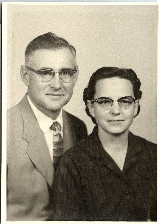 0903.jpg - Ray & Edna Roth, 1953c