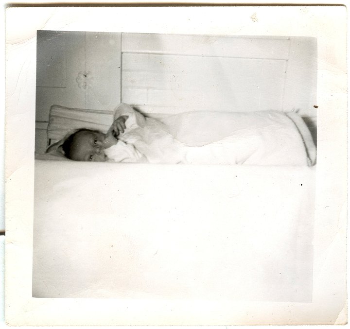 0923.jpg - unknown infant 1951c