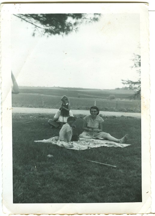 0979.jpg - Reynolds Roth, Marla & Aldine Wyse, unknown man.  1956c