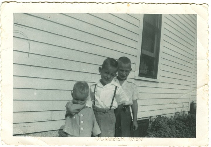 0995.jpg - Larry, Fred Roth, Loren Beachy.  1950c