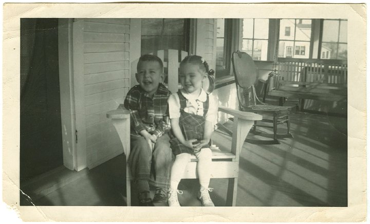 0997.jpg - Fred Roth & Alice Kauffman  1949 on porch in Olds, IA