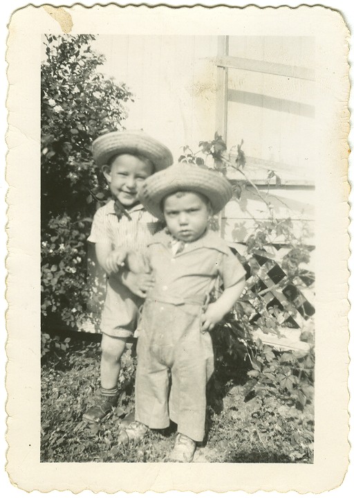 1018.jpg - Fred Roth & Dudley Pankoke  1950