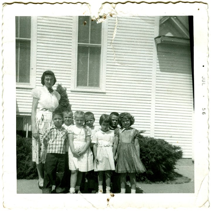 1090.jpg - Sugar Creek Bible School Class  of Lynn Roth.  1957  front:  Danny Trevino, Rosemary Roth, Rosetta Unternahr, Beth Roth.  Back:  Lorainne Leichty, Lynn Roth, Ted Roth, Russell Graber.