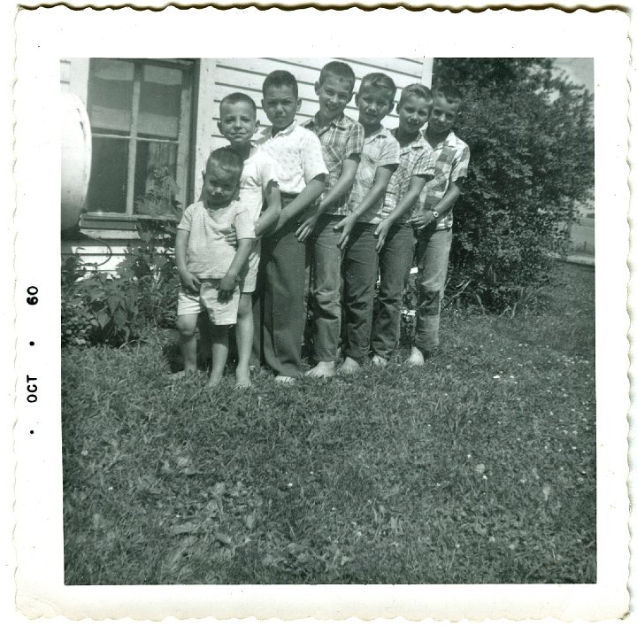 1099.jpg - Lamar, Reynolds Roth, Danny Trevino, Lynn Roth, Jim Decker, Steve Decker, Larry Roth.  1960