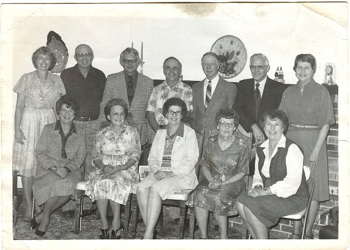 1102.jpg - Edna Roth's Olds High School Class Reunion.  1998c  Back:  Vicki Bergstrom, Glen Seberg, Ken Ebb, Clarence Unkrich, Philip Crawford, Vernon Seberg, Josephine Hultquist.  Front:  ??, Edna Roth, ??, Mary Jane Lindeen, Wanda Brown.