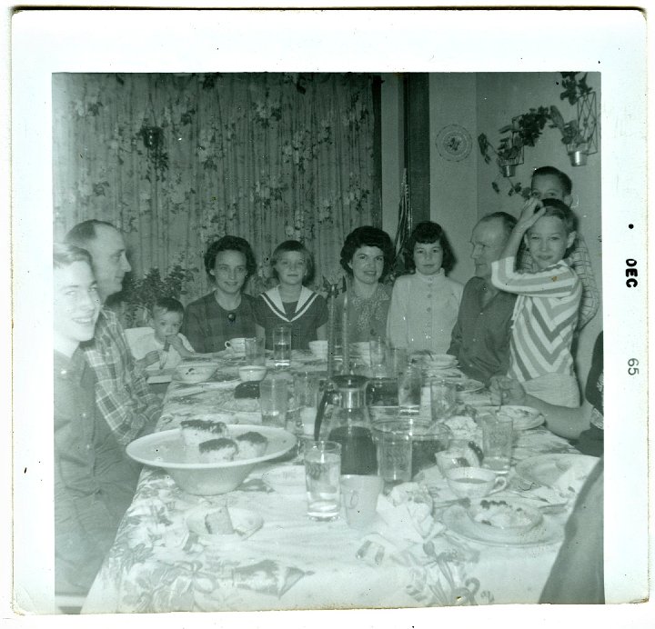 1134.jpg - Lynn Roth, Dean, Brian, Marilyn, Deana Davidson, Shirley, ???, Lawrence Andres, Reynolds & Lamar Roth.  1965