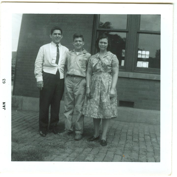 1144.jpg - Frank, Sr, Frank, Jr & Maria Trevino at the Mt. Pleasant train station.  1963   also note #1001 & 1093