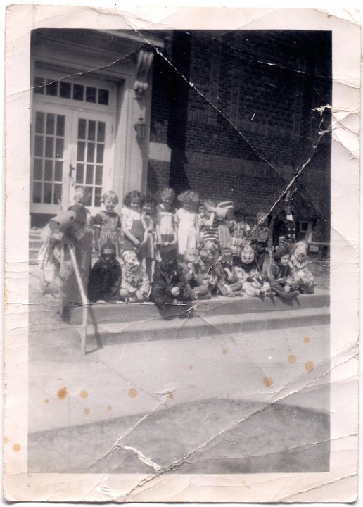 1483.jpg - Olds Elementary Class during Halloween.  1958c