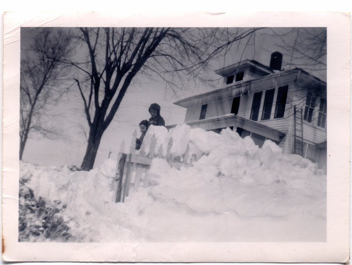 1535.jpg - Larry & Fred Roth in the big snowbanks west of the house.  1951c