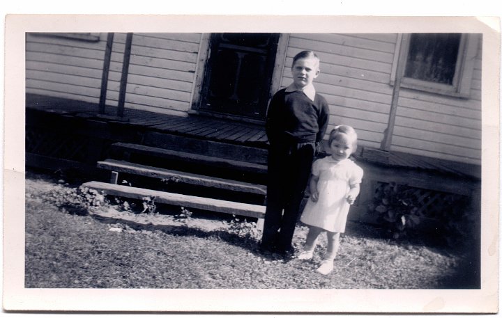 1539.jpg - unknown children, 1942c