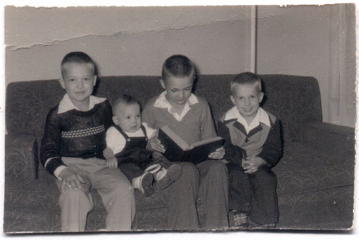 1551.jpg - Galen, Calvin, Leland, Curtis Yoder. Children of Floyd & Marjorie Yoder.  1955c