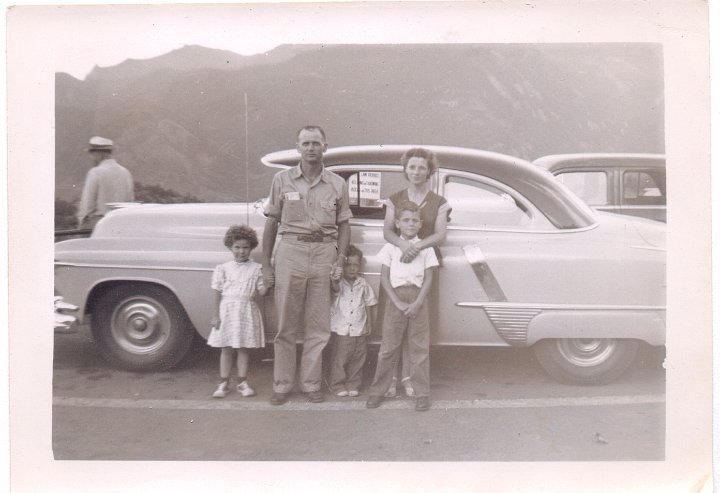 1571.jpg - Carl Erikson & Family.  1949c