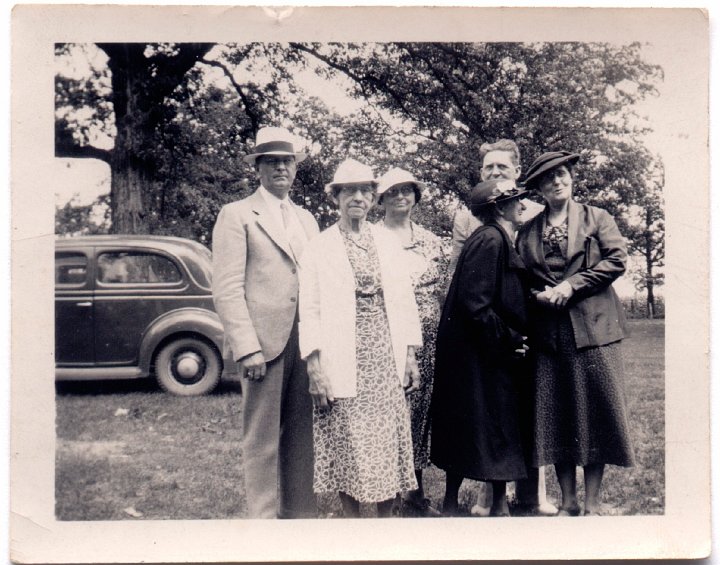 1580.jpg - unknown group, 1932c