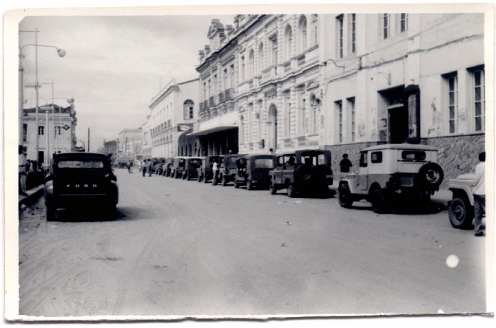 1583.jpg - Taxies in Santa Cruz, Mexico  1946c