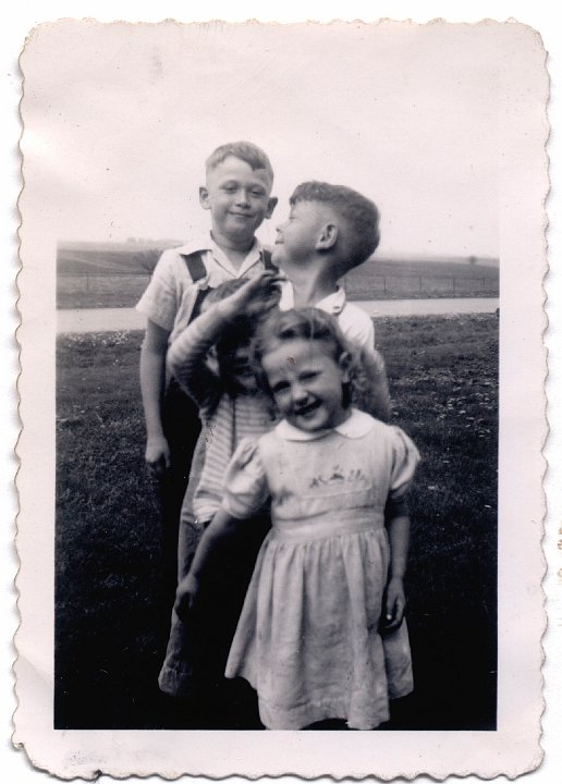 1652.jpg - Gary, Edward, & Louise Reschly.  1946  Brown Album