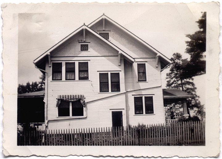 1655.jpg - unknown house, 1947c  Brown Album